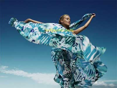 H&M dedicano a Kylie Minogue la nuova collezione di costumi da bagno 2007
